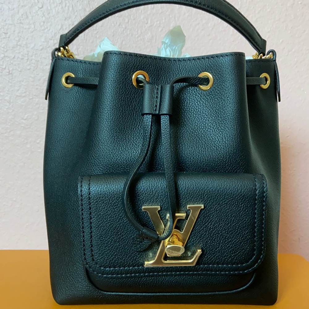 SOLD - BRAND NEW! Authentic Louis Vuitton Lockme Bucket